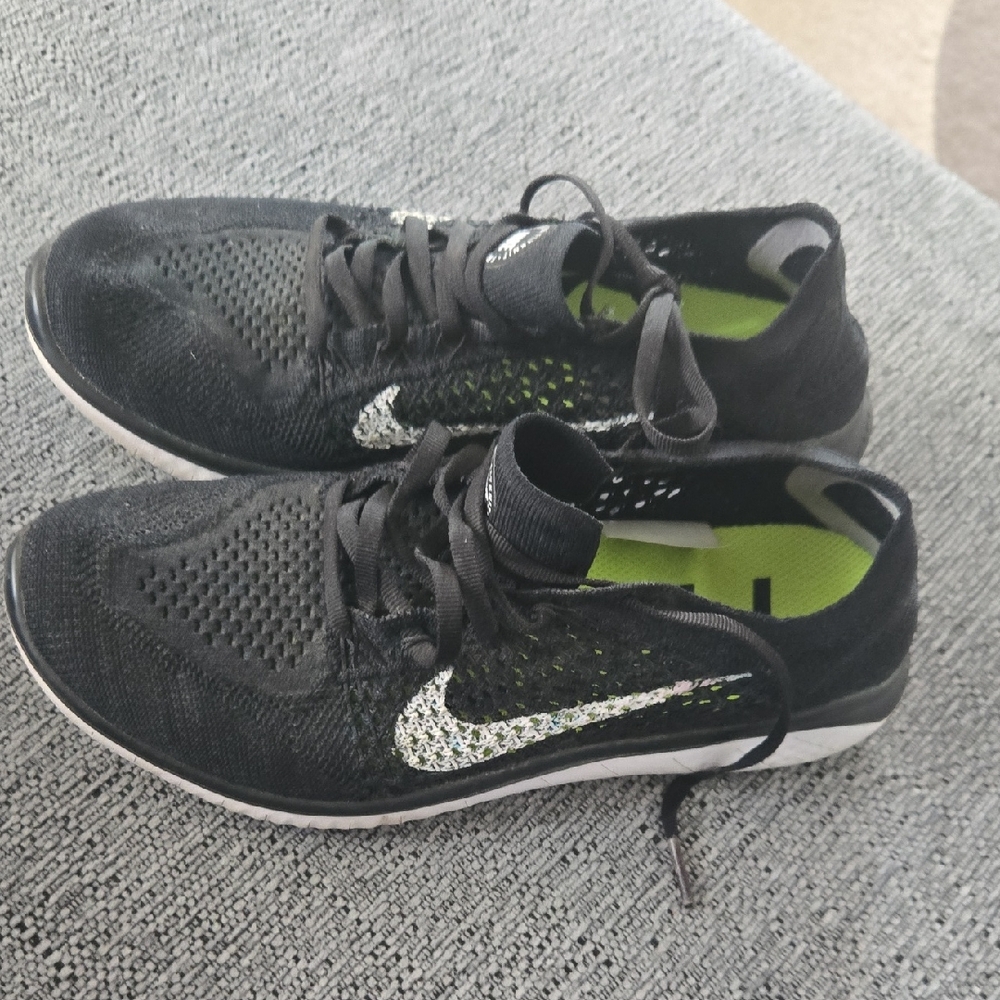 Nike Black Womens Shoes Size 7.